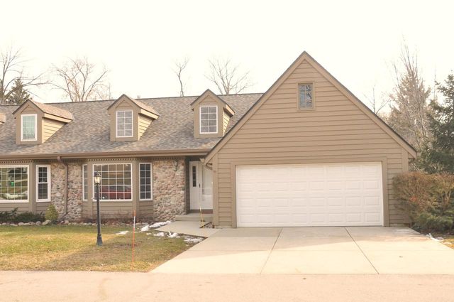 3738 South Bayberry LANE, Greenfield, WI 53228