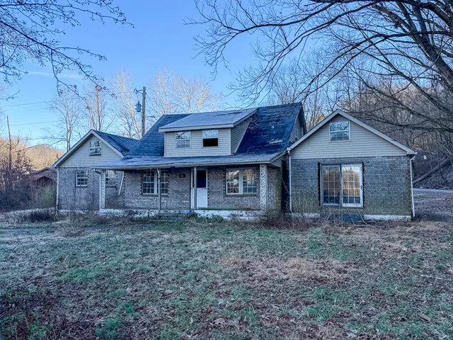 460 Fife Lick Rd, Clay City, KY 40312