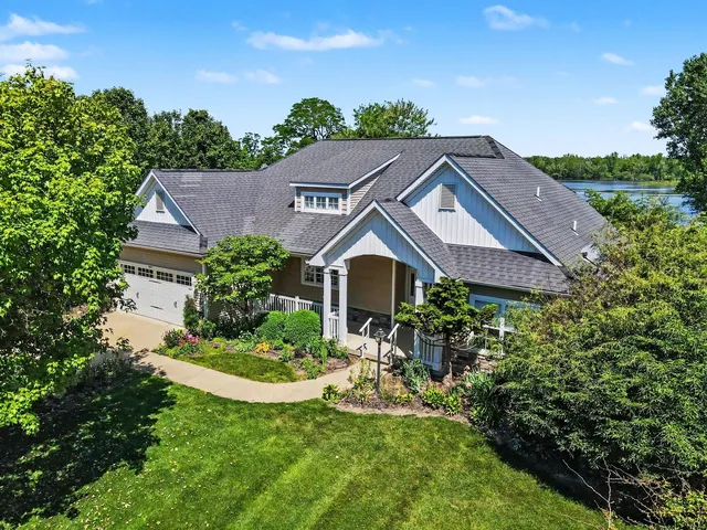 9555 Miller Dr, Galesburg, MI 49053