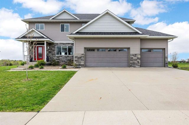 2416 Dempster Dr, Coralville, IA 52241