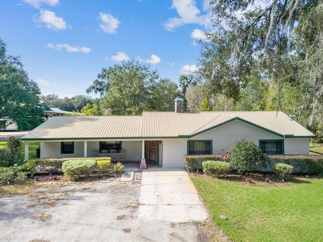 2968 Shady Acres Rd, Dover, FL 33527