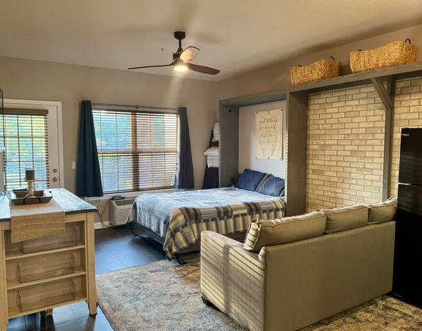 1001 Golf Drive #6, Reeds Spring, MO 65737