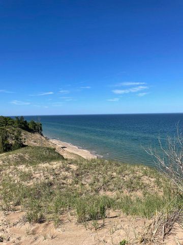 Lakeshore Dr   #A, Manistee, MI 49660