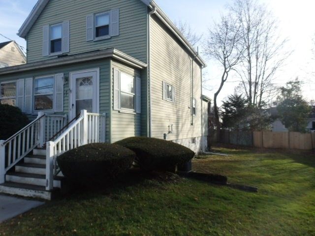 47 Rock St, Norwood, MA 02062