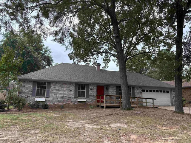 9 Fair Oaks Dr, Conway, AR 72034