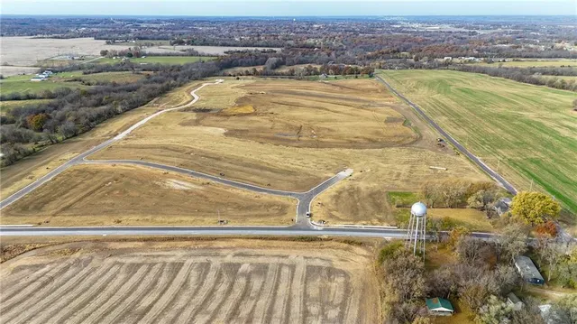 22 Callie Rd, Bates City, MO 64011