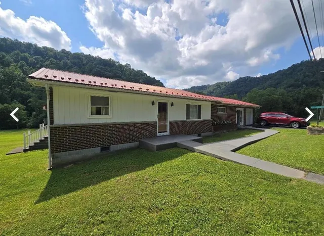 6639 Coal River Rd, Dry Creek, WV 25062