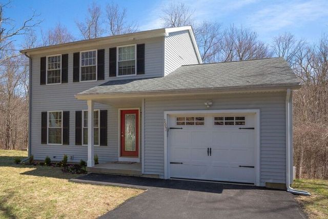107 Stafford Rd, Wales, MA 01081