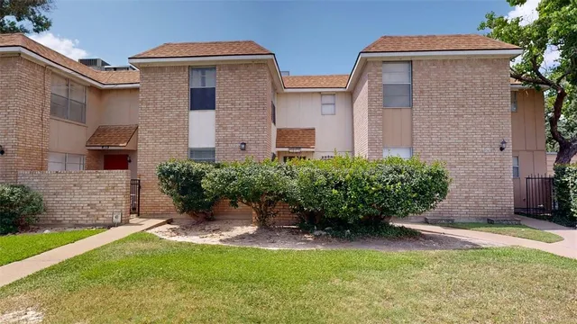3808 Plainsman Ln, Bryan, TX 77802