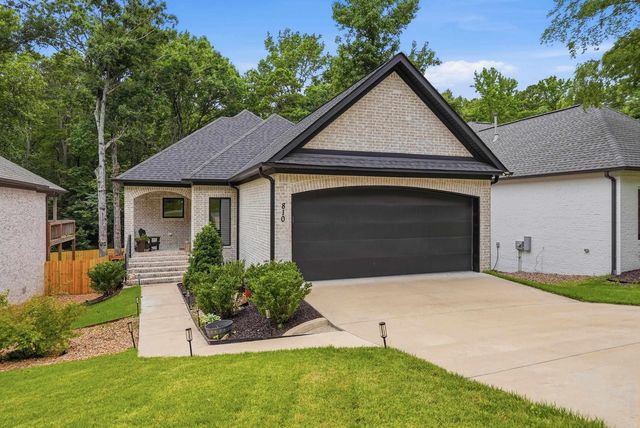 810 Atkins Rd, Little Rock, AR 72211