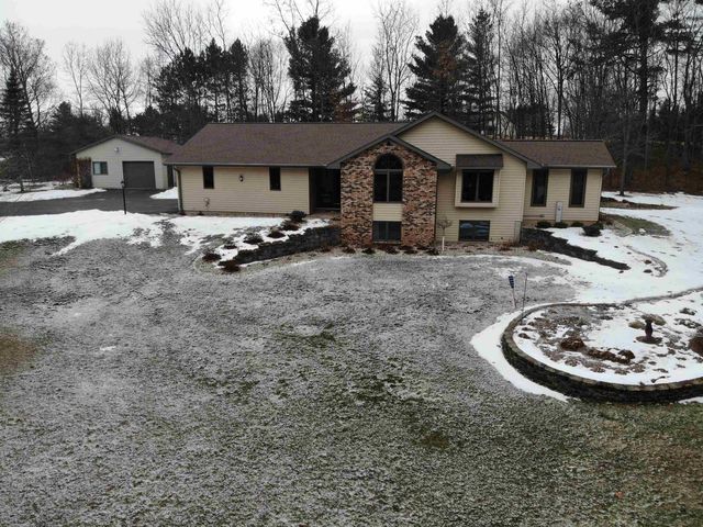 N2855 Givens Rd, Hortonville, WI 54944