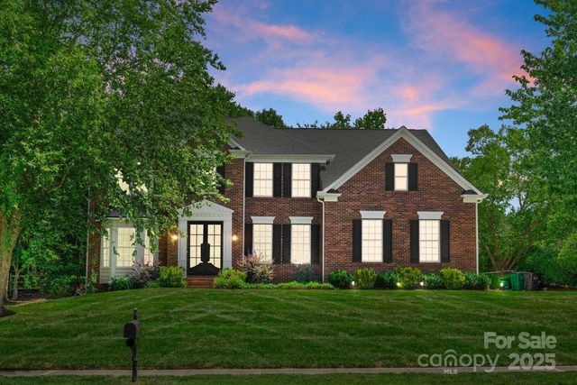 11202 Mountain Pine Dr, Charlotte, NC 28214