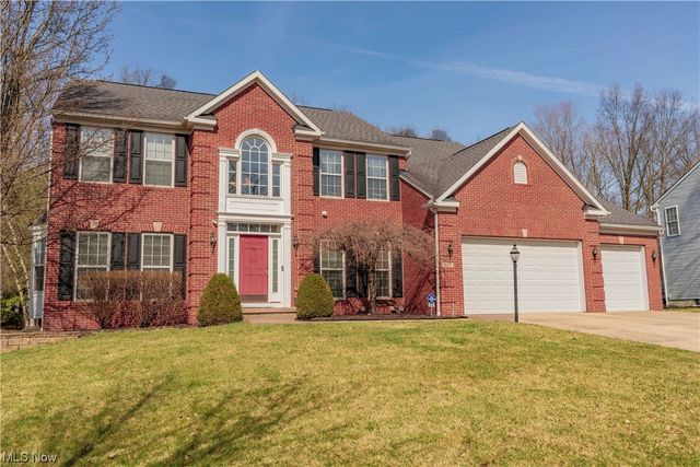 649 Chilham Cir, Uniontown, OH 44685