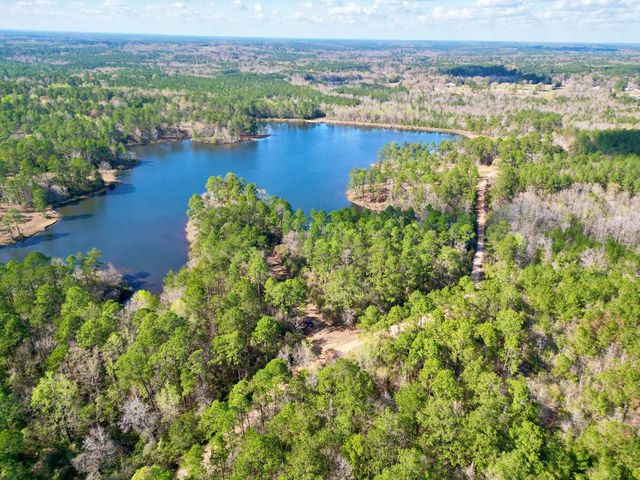 18 Lily Spring Dr, Poplarville, MS 39470
