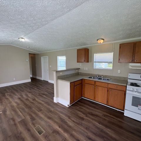 136 Yellow Pine Ln, Ochlocknee, GA 31773