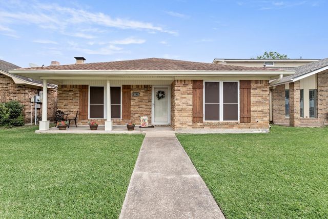 8249 Heartfield Ln, Beaumont, TX 77706
