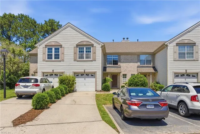5016 Heathglen Cir, Virginia Beach, VA 23456