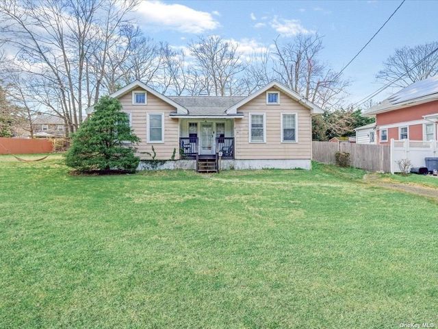 12 Lake Terrace, Ronkonkoma, NY 11779