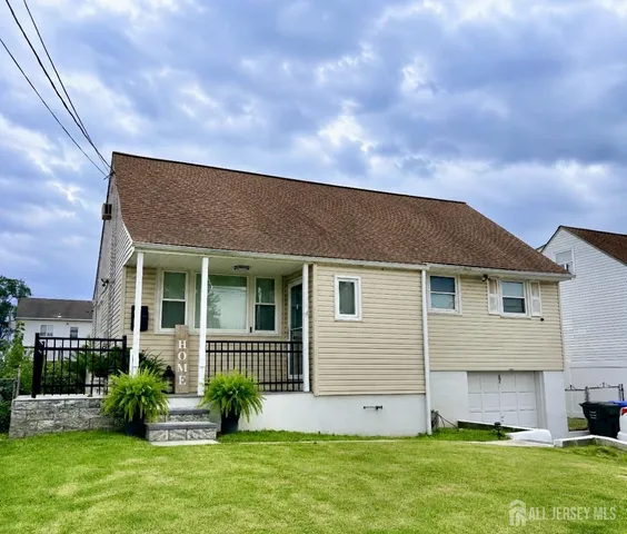 96 Ethel St, Metuchen, NJ 08840
