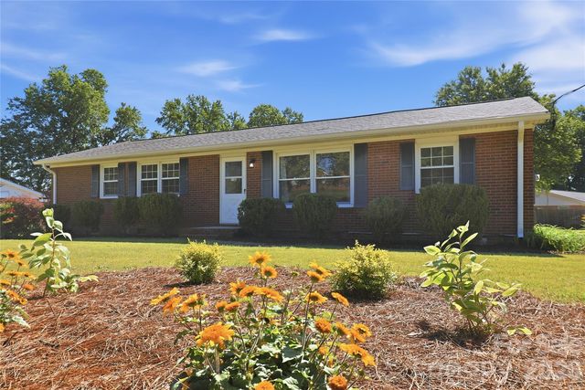 1102 N  12th St, Bessemer City, NC 28016