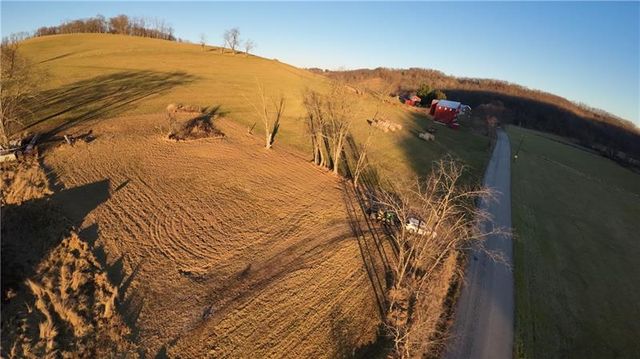 Valley View Rd E, Claysville, PA 15323