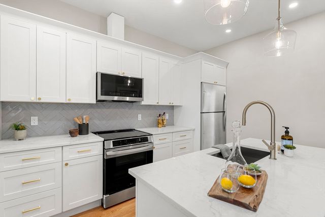 21 Ellington St #3, Dorchester, MA 02121