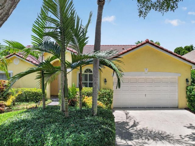 1959 Water Ridge Dr, Fort Lauderdale, FL 33326