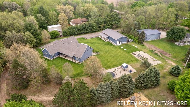 2263 136th Ave, Dorr, MI 49323