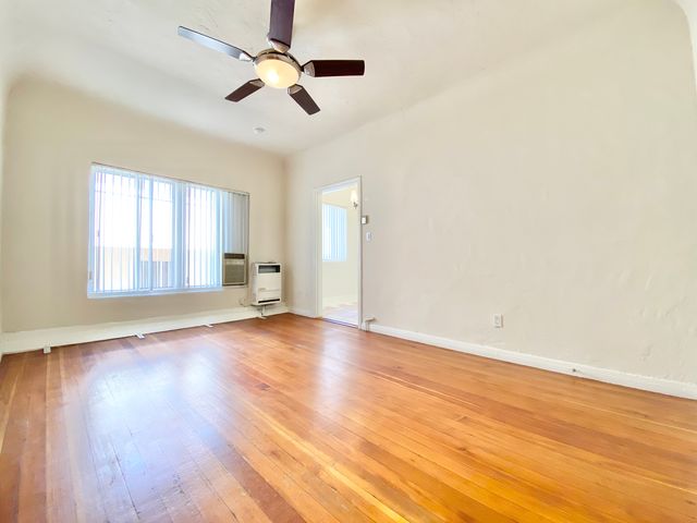 4846 Rosewood Ave #10A, Los Angeles, CA 90004