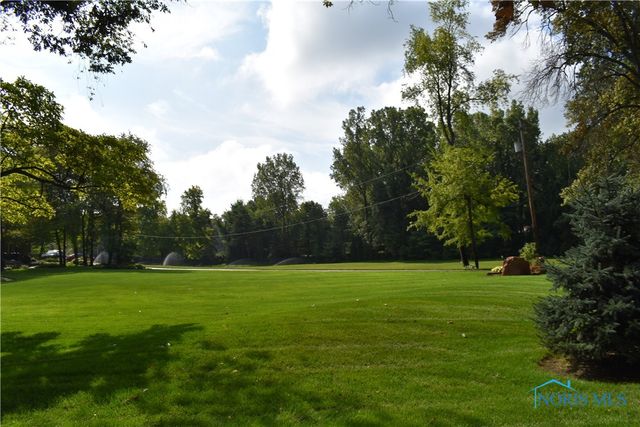 612 S  Centennial Rd, Holland, OH 43528