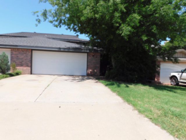 7215 Edenborough Dr, Oklahoma City, OK 73132