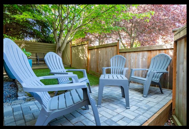2333 W  Crockett St, Seattle, WA 98199