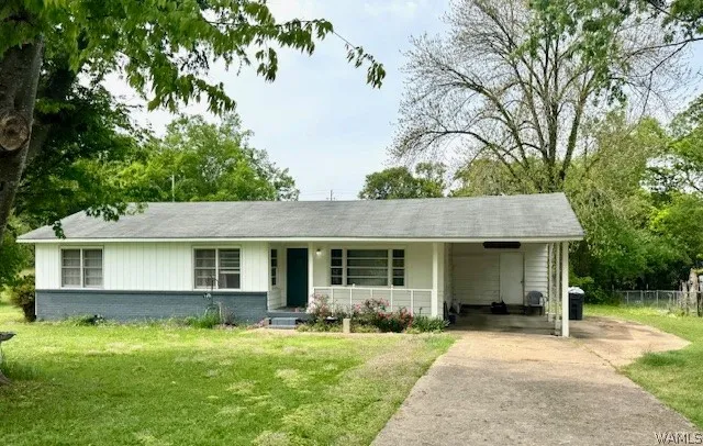1006 S  Commissioners Ave, Demopolis, AL 36732
