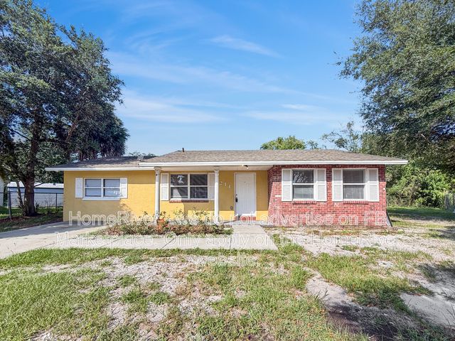 214 Terry Ln, Sanford, FL 32771