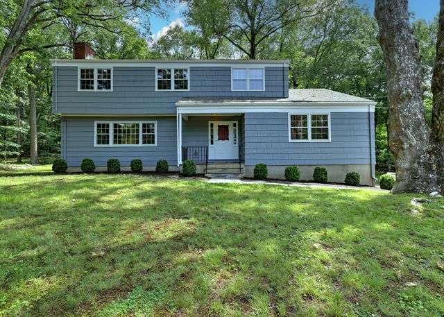 25 Zora Lane, Stamford, CT 06903