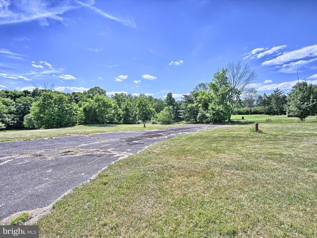 1400 Spring Valley Rd, East Greenville, PA 18041