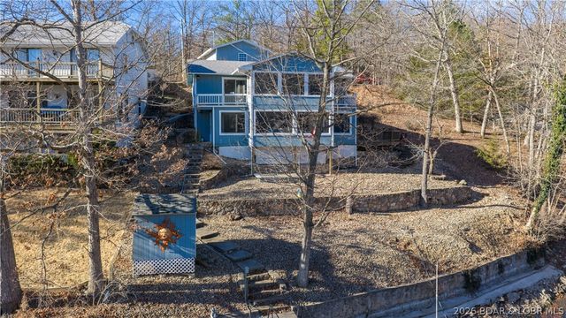 830 Shawnee View Dr, Sunrise Beach, MO 65079