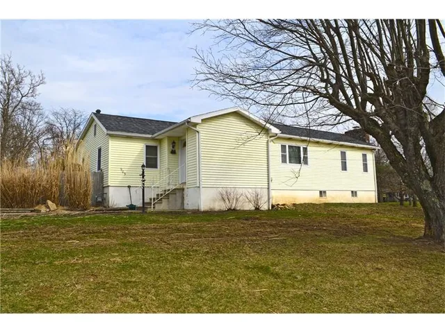905 Deerfield Rd, Washington, PA 15301
