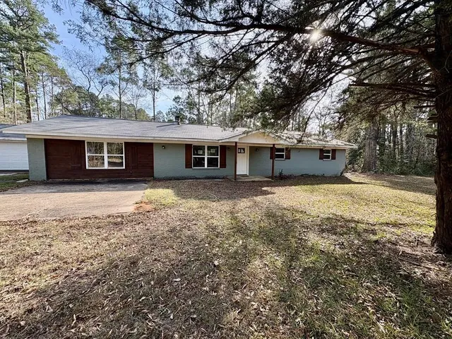 1581 County Road 559, Etoile, TX 75944