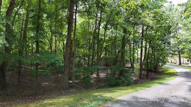 Muirfield Dr, Cherryville, NC 28021