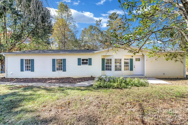 80 Winter Ln #8&11, Mill Spring, NC 28756