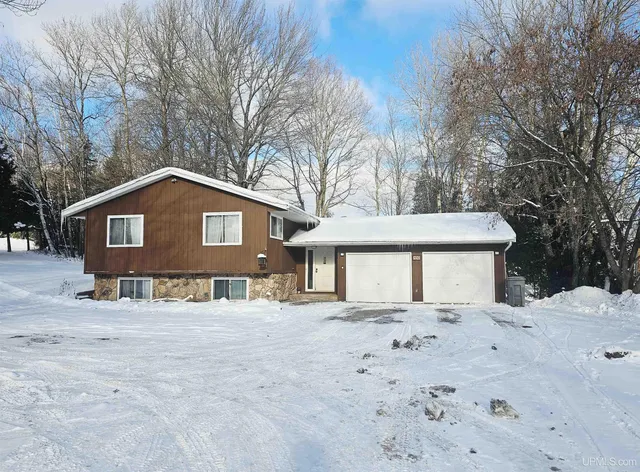 550 W  M Hwy #35, Gwinn, MI 49841