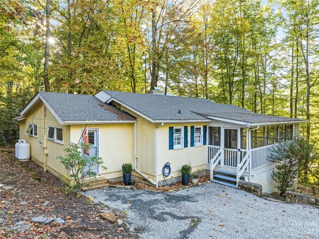 173 Lister Ln, Maggie Valley, NC 28751