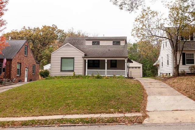306 31st St, Des Moines, IA 50312