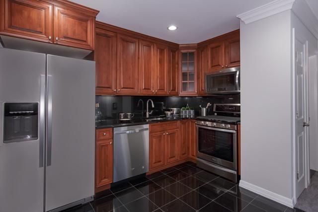 1 Brookwood Dr #eab4483ca, Coram, NY 11727