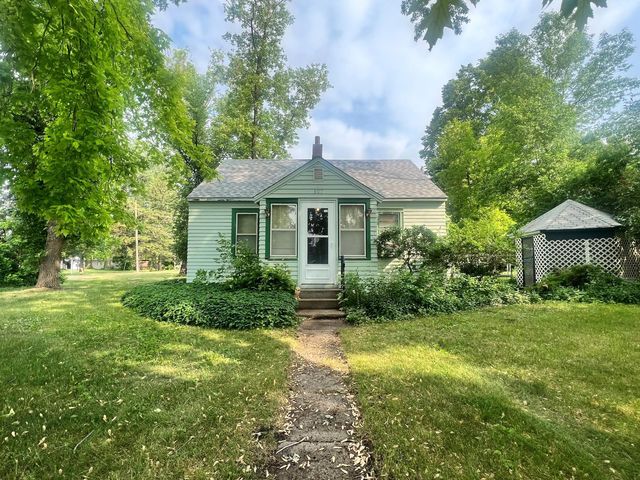 107 E  5th St, Donnelly, MN 56235