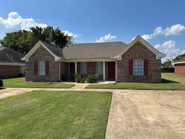 634 Old Humboldt Rd #B, Jackson, TN 38305