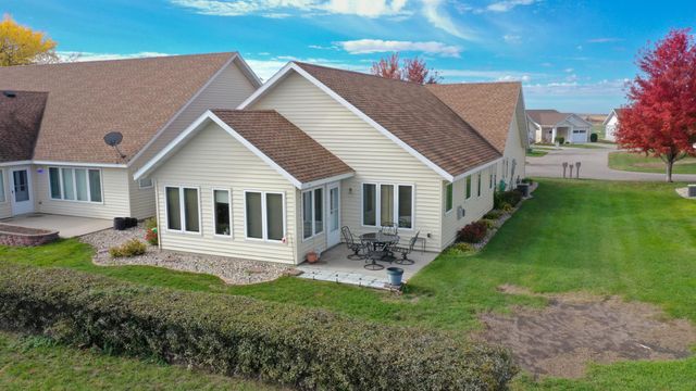 707 Bayview Dr, Starbuck, MN 56381