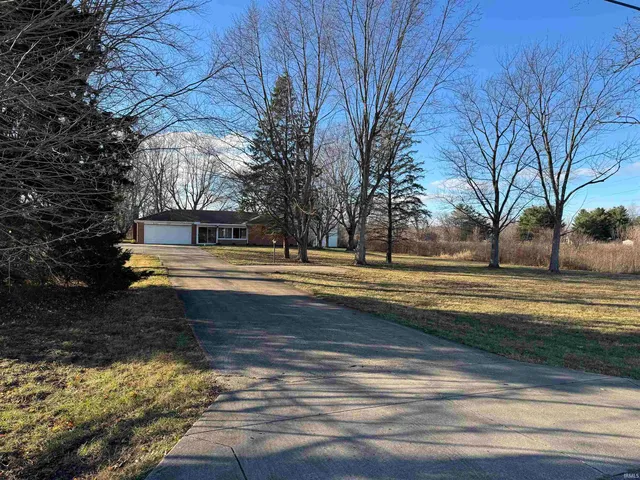 2127 North St #300-E, Anderson, IN 46012