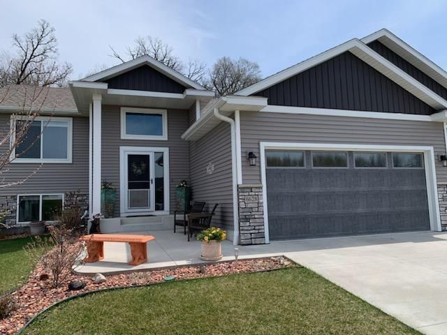 6628 Clarkia Dr NW, Rochester, MN 55901